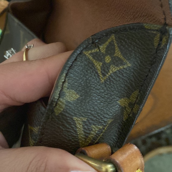 COPY - LV SAINT CLOUD PM in very good condition with brand new strap replaced b… - Picture 12 of 17